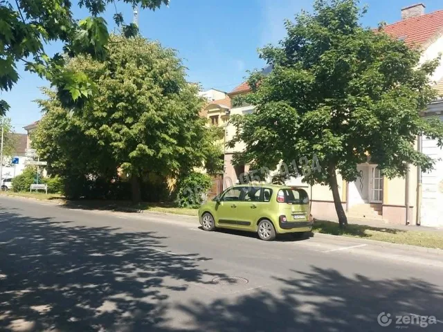 Eladó lakás Keszthely, Georgikon utca 100 nm
