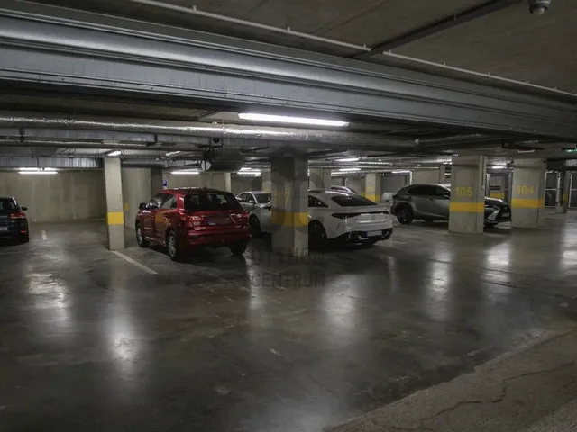 Eladó garázs Budapest VII. kerület, Belső-Erzsébetváros 12 nm