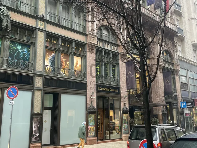 Eladó kereskedelmi és ipari ingatlan Budapest V. kerület, Belváros 60 nm