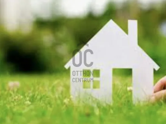 Eladó telek Üröm 585 nm