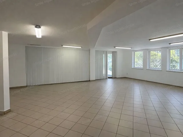 Kiadó kereskedelmi és ipari ingatlan Nyíregyháza, Belváros 191 nm
