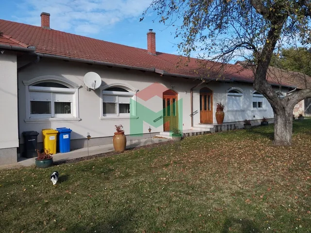 Eladó ház Nagyszakácsi 190 nm