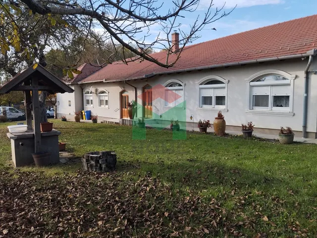 Eladó ház Nagyszakácsi 190 nm