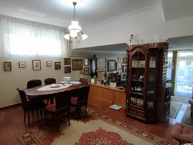 Eladó ház Békéscsaba 211 nm