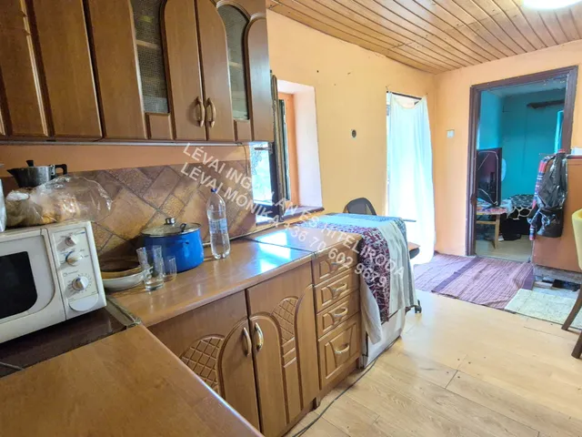 Eladó kereskedelmi és ipari ingatlan Békéscsaba 35 nm