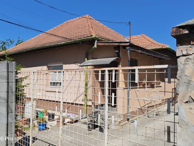 Eladó ház Üllő 240 nm