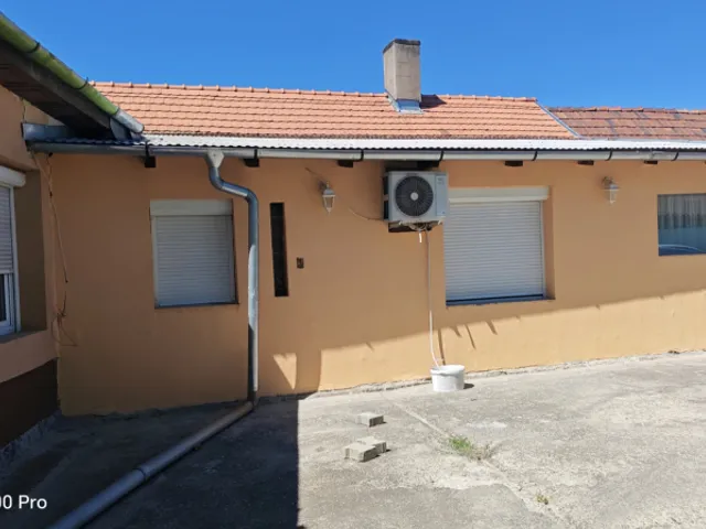 Eladó ház Üllő 240 nm