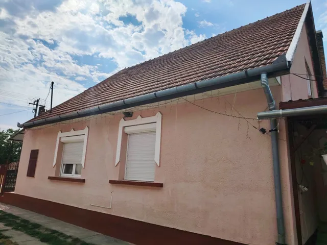 Eladó ház Tatárszentgyörgy 240 nm
