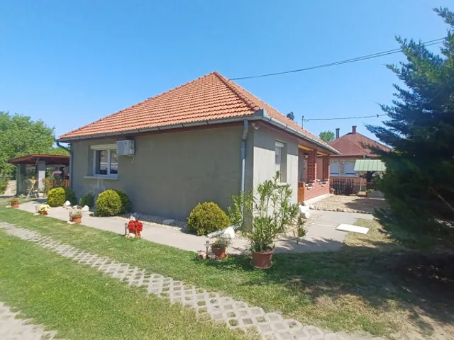Eladó ház Táborfalva 120 nm