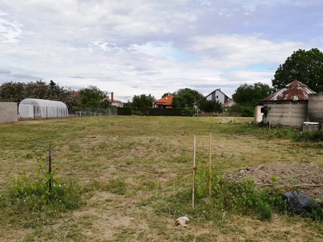 Eladó telek Dabas 1115 nm