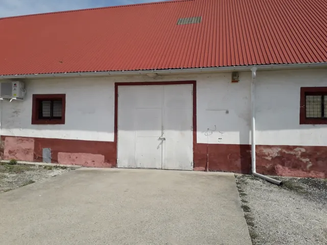 Kiadó kereskedelmi és ipari ingatlan Dabas 180 nm