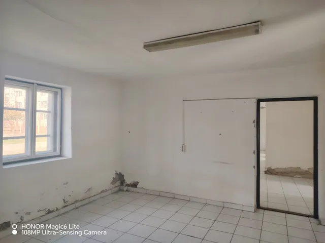 Eladó kereskedelmi és ipari ingatlan Lajosmizse 161 nm
