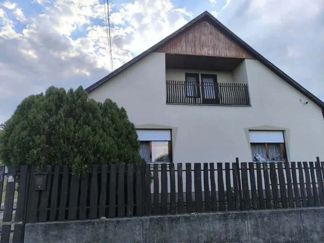 Eladó ház Dánszentmiklós 85 nm
