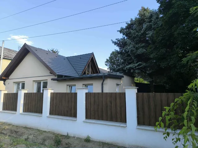 Eladó ház Dánszentmiklós 130 nm