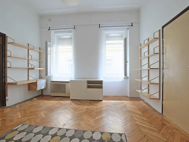 Eladó lakás Budapest VI. kerület 55 nm
