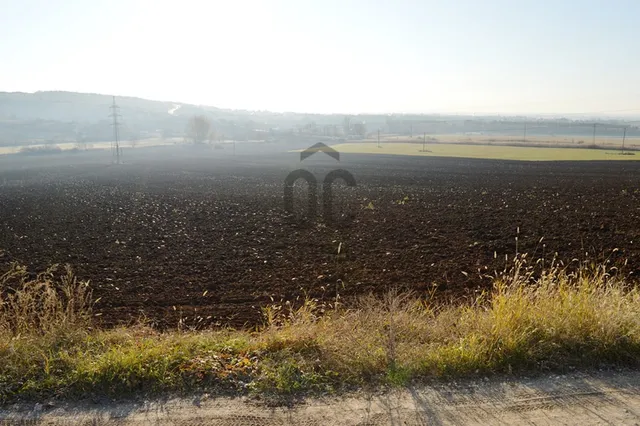 Eladó mezőgazdasági ingatlan Vác, Gombás 118400 nm