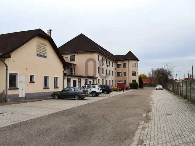 Eladó kereskedelmi és ipari ingatlan Nagykőrös 22000 nm