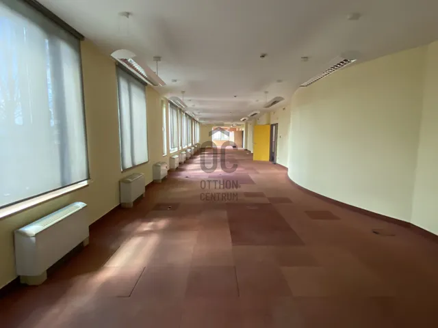 Kiadó kereskedelmi és ipari ingatlan Budapest XV. kerület, Újpalota 173 nm