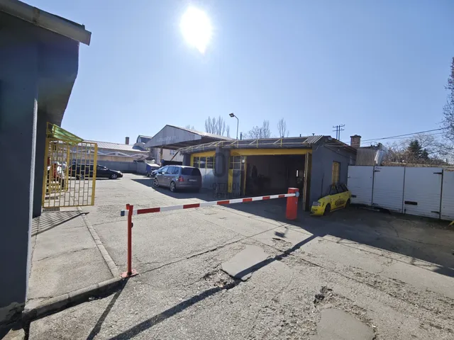 Eladó kereskedelmi és ipari ingatlan Budapest XIII. kerület, Angyalföld 903 nm