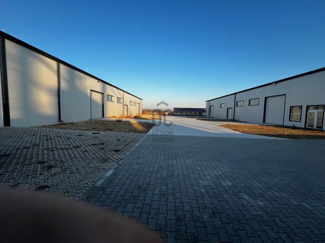 Eladó kereskedelmi és ipari ingatlan Ságvár 2043 nm