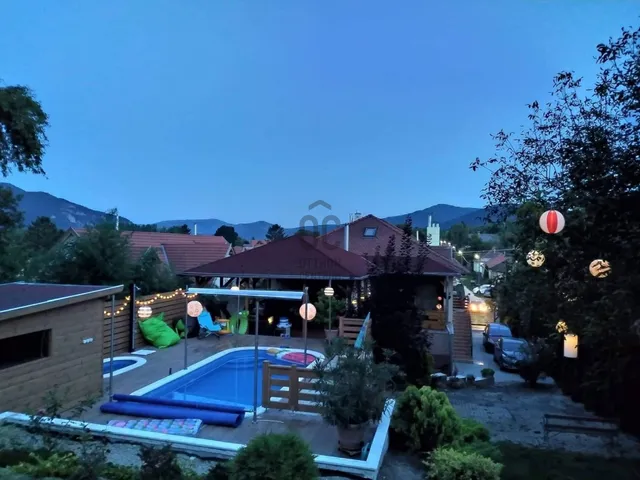 Eladó ház Pilismarót 1860 nm