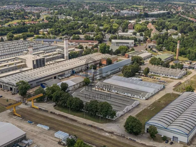 Kiadó kereskedelmi és ipari ingatlan Székesfehérvár 2000 nm