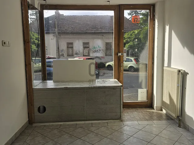 Kiadó kereskedelmi és ipari ingatlan Budapest III. kerület, Csillaghegy 20 nm
