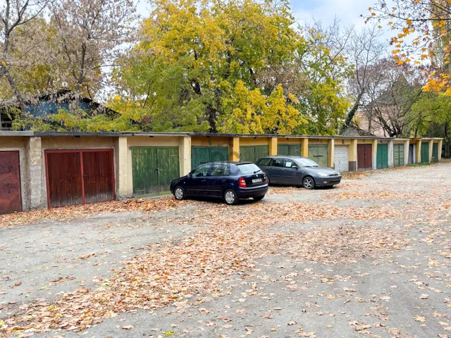 Eladó garázs Budapest XIV. kerület, Nagyzugló 14 nm