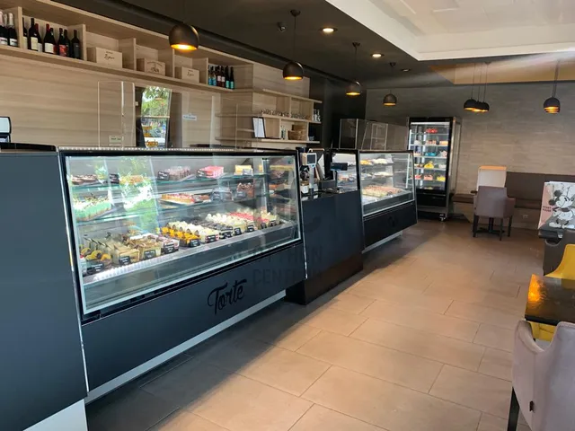 Kiadó kereskedelmi és ipari ingatlan Budapest III. kerület, Táborhegy 353 nm