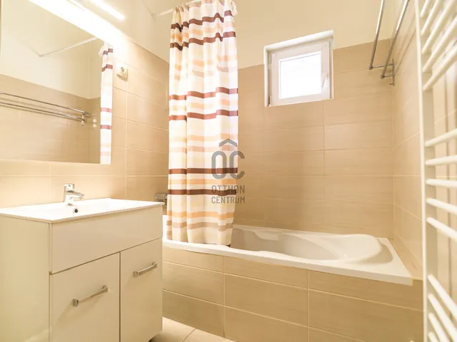 Eladó ház Budapest III. kerület, Csillaghegy, József Attila utca 154 nm