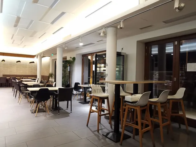 Eladó kereskedelmi és ipari ingatlan Budapest III. kerület, Táborhegy 548 nm