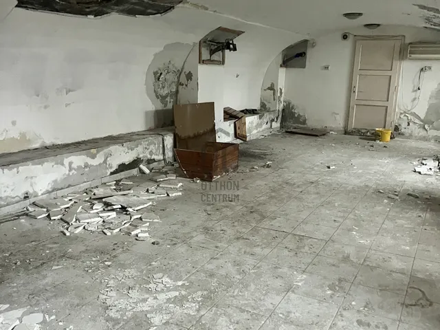 Eladó kereskedelmi és ipari ingatlan Budapest I. kerület 60 nm