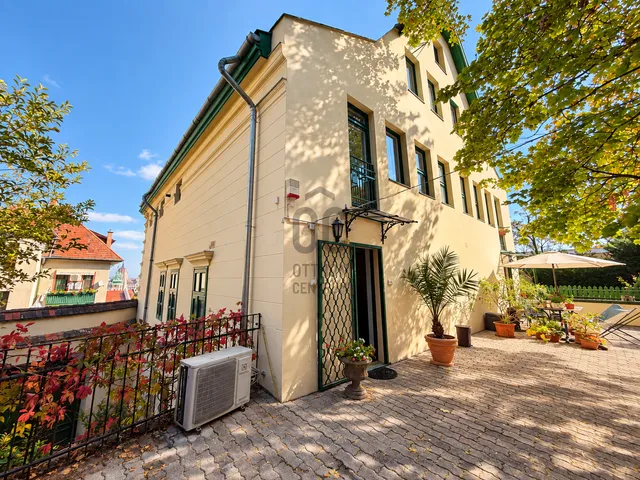 Eladó lakás Budapest I. kerület 107 nm