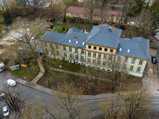 Eladó kereskedelmi és ipari ingatlan Balatonfűzfő 1294 nm