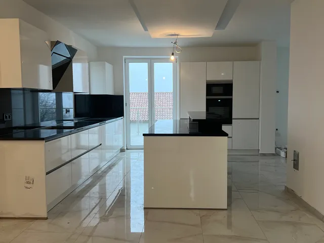 Eladó ház Budapest III. kerület, Ürömhegy 209 nm