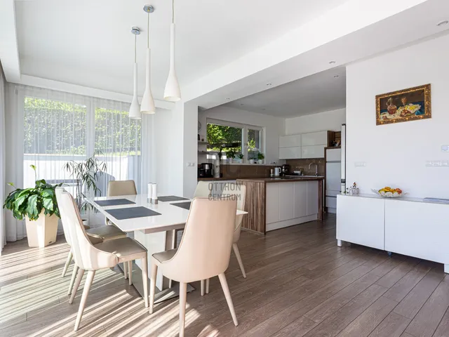 Eladó ház Budapest III. kerület, Aranyhegy 303 nm