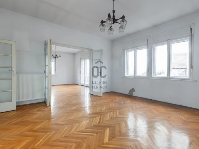 Eladó ház Budapest XI. kerület, Sasad-Sashegy XI. ker. 221 nm