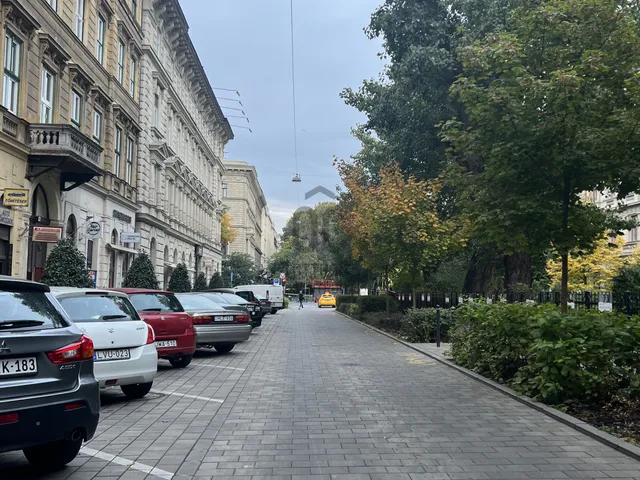 Eladó lakás Budapest VI. kerület 87 nm