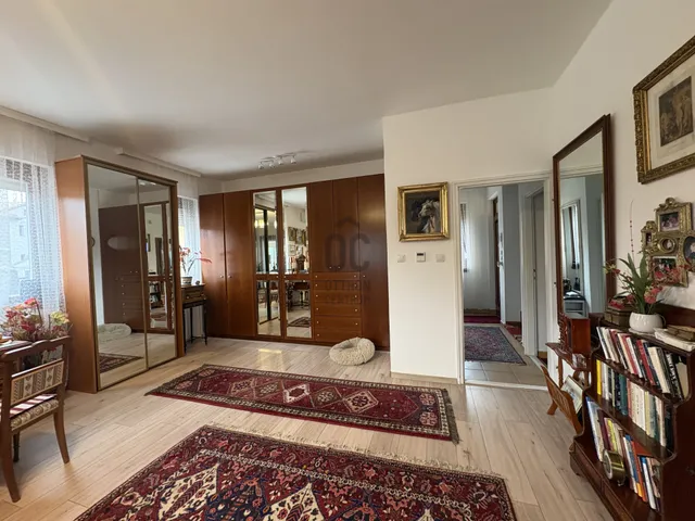 Eladó ház Üröm 195 nm