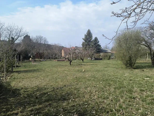 Eladó telek Páty 1390 nm