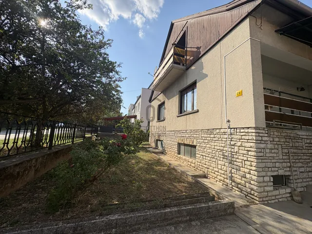 Eladó ház Balatonfűzfő 168 nm