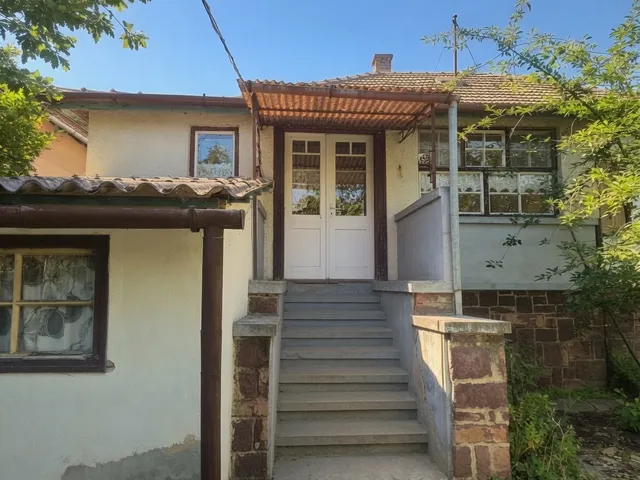 Eladó nyaraló Balatonszepezd 62 nm