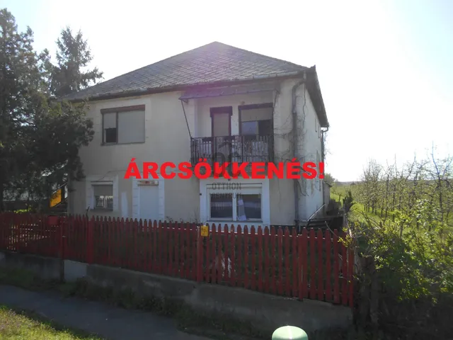 Eladó ház Laskod 180 nm
