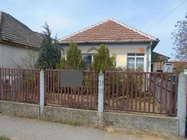 Eladó ház Tiszakanyár 74 nm