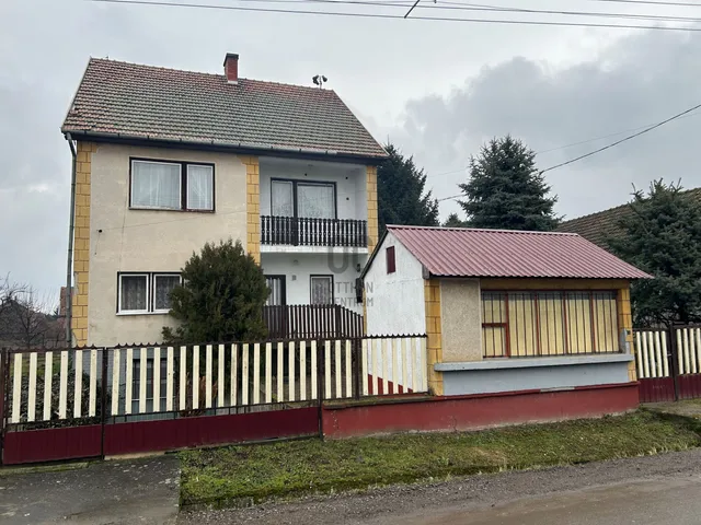 Eladó ház Tiszakanyár 140 nm