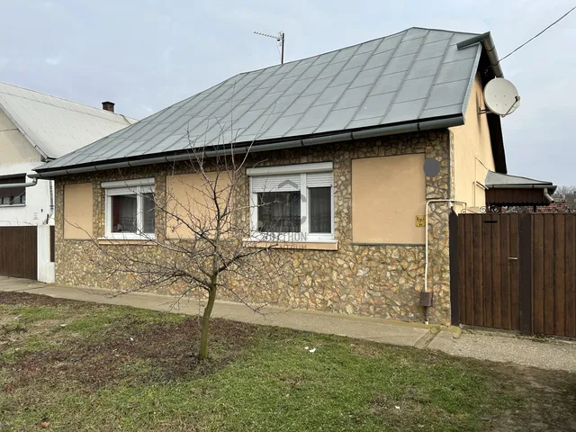 Eladó ház Mándok 75 nm