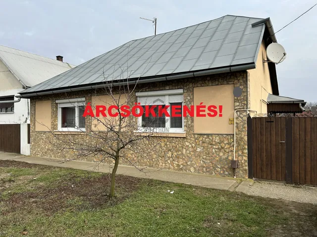 Eladó ház Mándok 75 nm