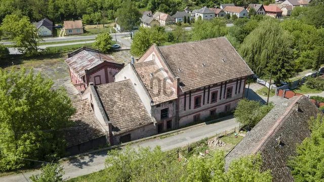 Eladó kereskedelmi és ipari ingatlan Hőgyész 1070 nm