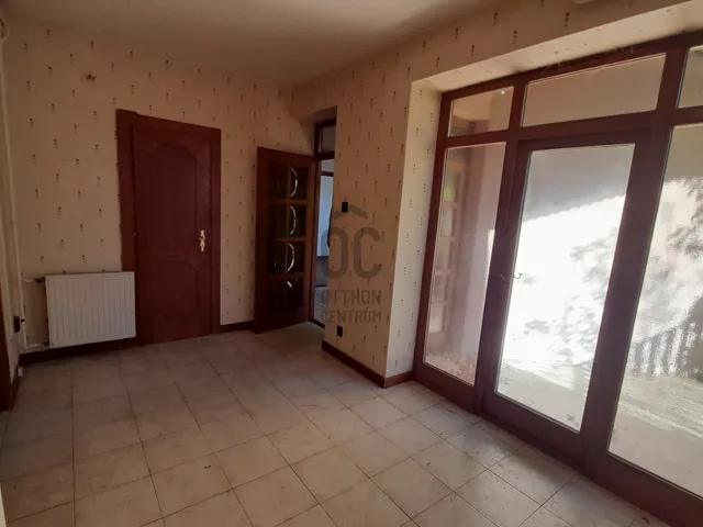 Eladó lakás Szekszárd 216 nm