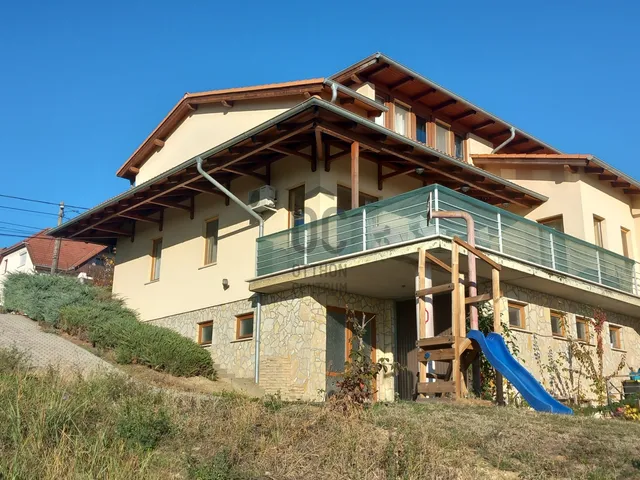 Eladó lakás Szekszárd 352 nm